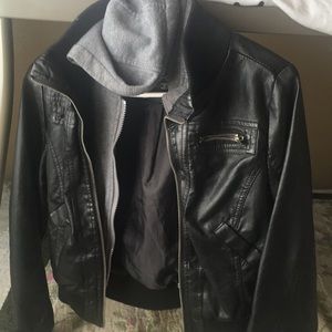 -Used twice -Black leather-good brand